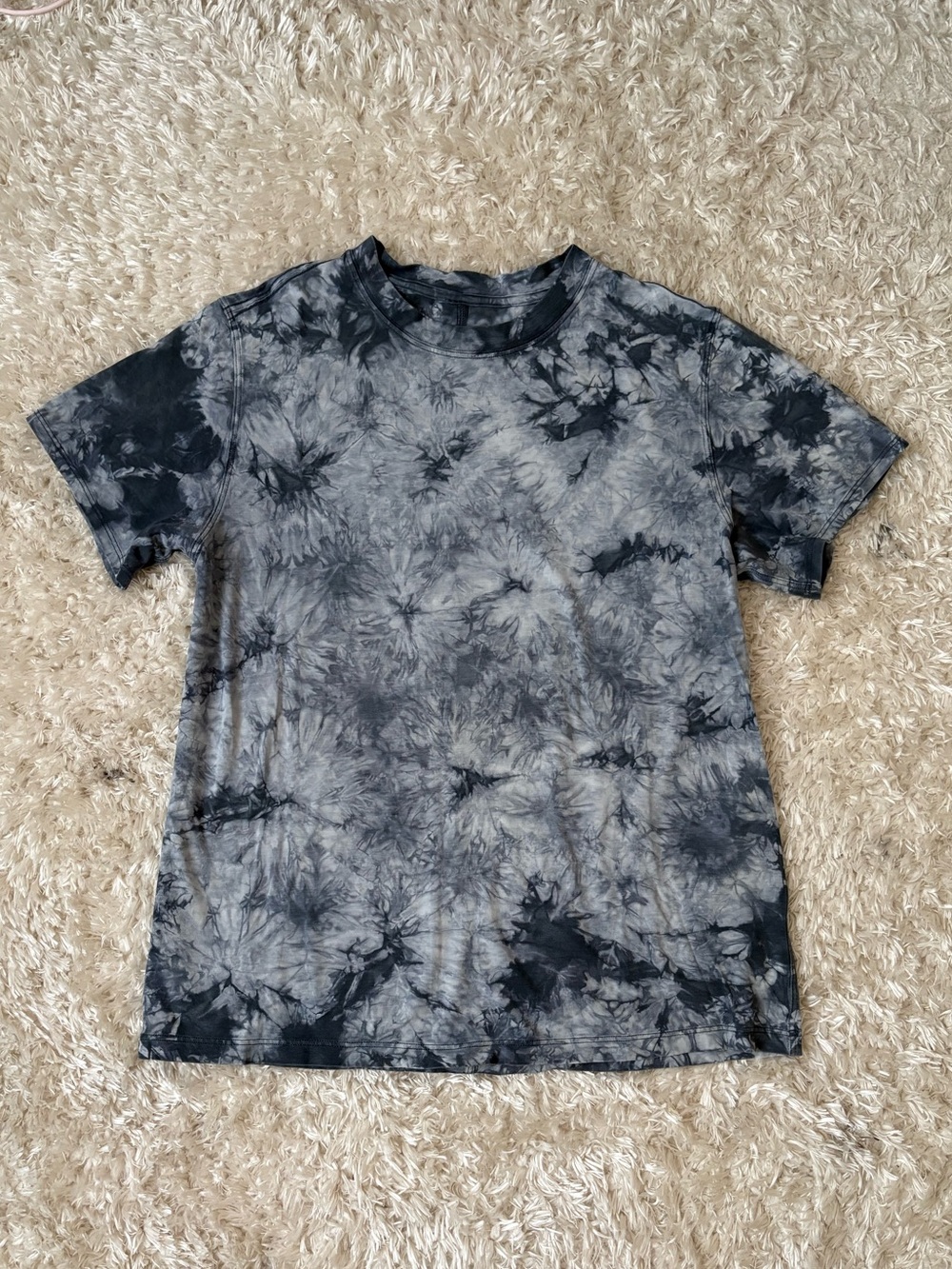 lululemon athletica Black & Grey Tie-Dye Short Sleeve Tee Very Light & Airy!